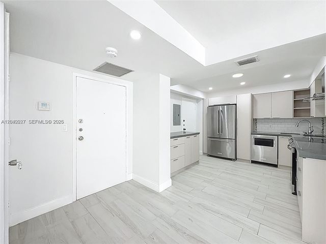 250 174th St 1211, Sunny Isles Beach, FL 33160