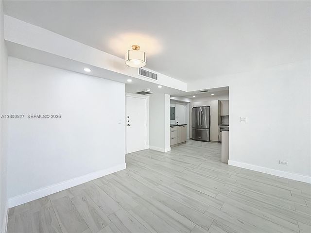 250 174th St 1211, Sunny Isles Beach, FL 33160