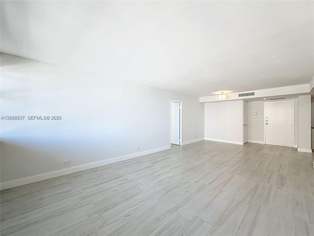 250 174th St 1211, Sunny Isles Beach, FL 33160