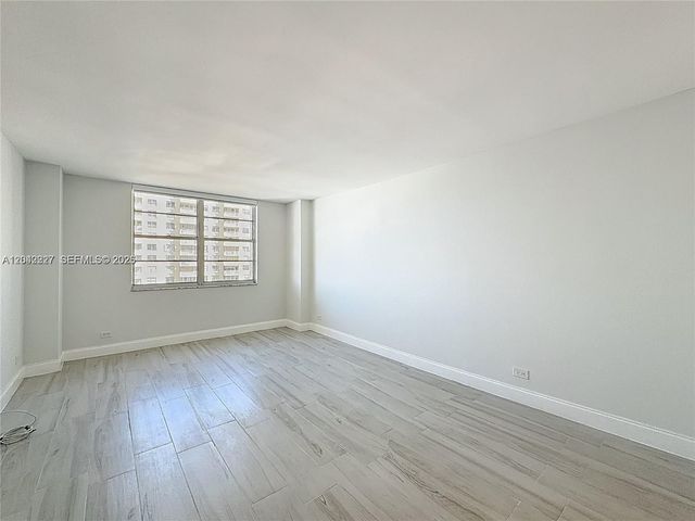 250 174th St 1211, Sunny Isles Beach, FL 33160