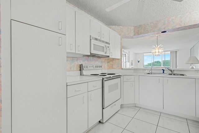 7552 Trent Drive 301, Tamarac, FL 33321