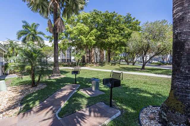 7552 Trent Drive 301, Tamarac, FL 33321