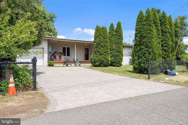212 SKYLINE DR, Feasterville Trevose, PA 19053
