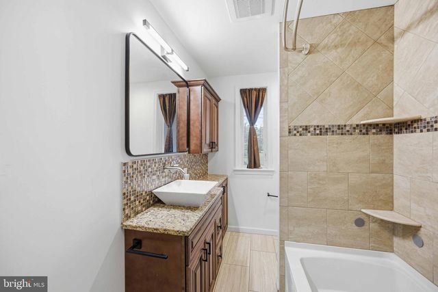 212 SKYLINE DR, Feasterville Trevose, PA 19053