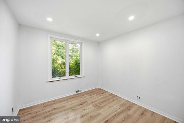 212 SKYLINE DR, Feasterville Trevose, PA 19053