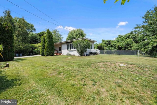 212 SKYLINE DR, Feasterville Trevose, PA 19053