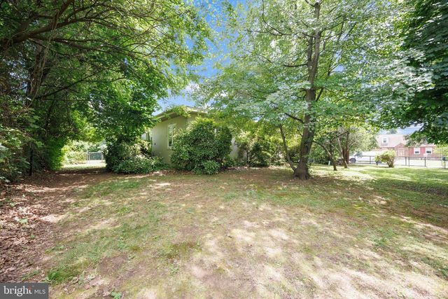 212 SKYLINE DR, Feasterville Trevose, PA 19053