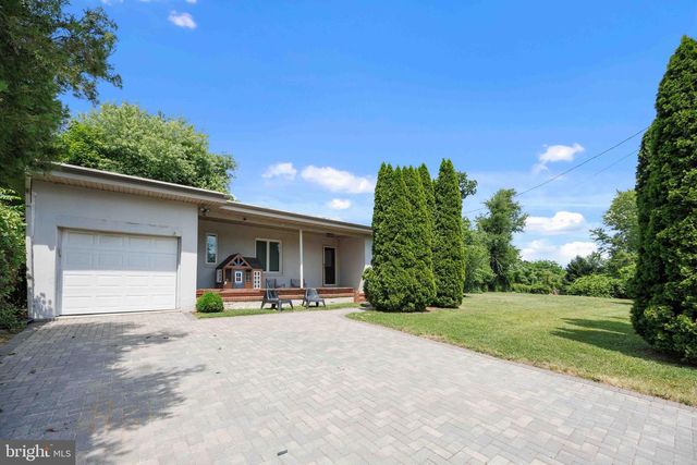 212 SKYLINE DR, Feasterville Trevose, PA 19053