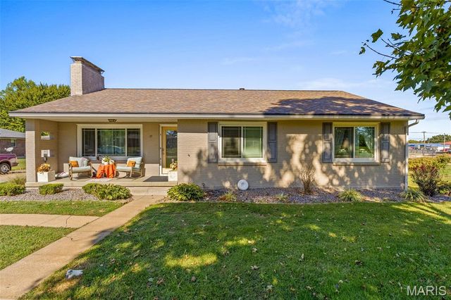 17 Airline Drive, Farmington, MO 63640