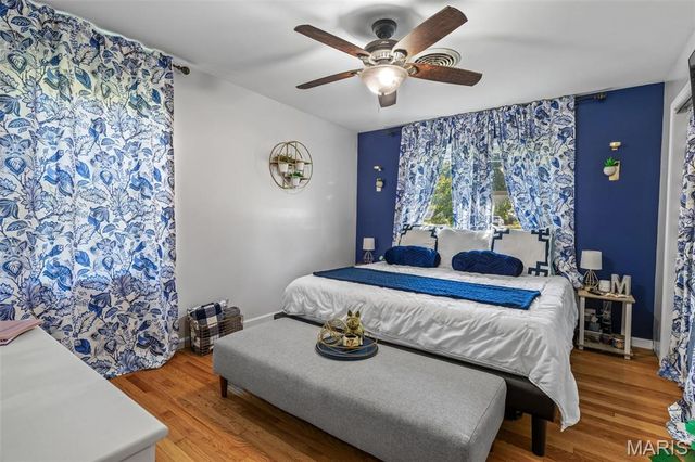 17 Airline Drive, Farmington, MO 63640