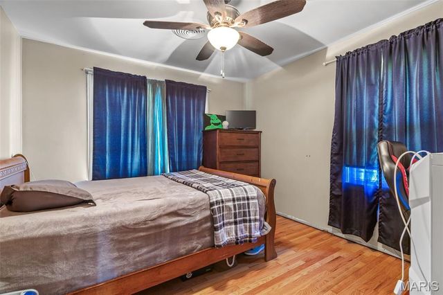 17 Airline Drive, Farmington, MO 63640