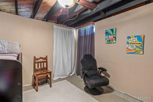 17 Airline Drive, Farmington, MO 63640