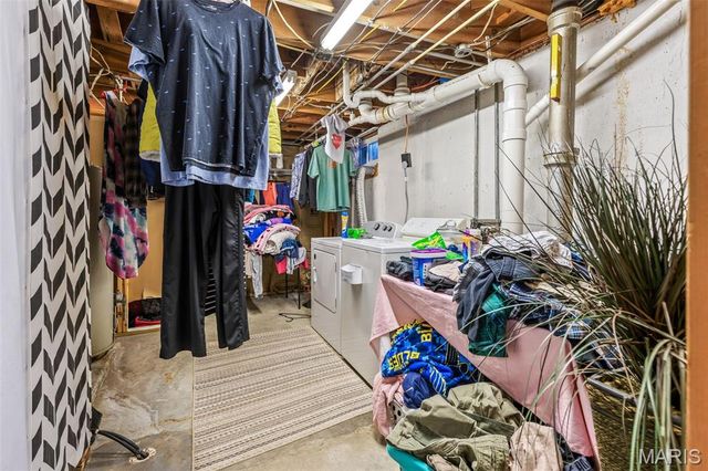 17 Airline Drive, Farmington, MO 63640