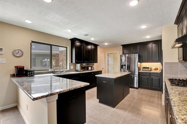 10 Spanish Bay Court N, Manvel, TX 77578