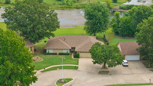 1601 Merlin, Pryor, OK 74361