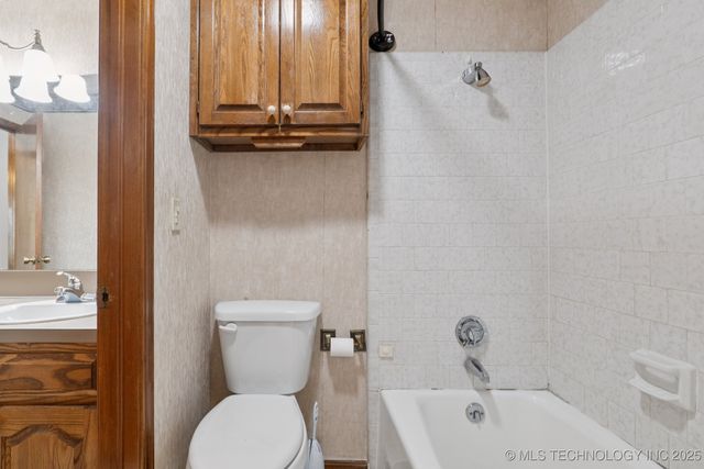 1601 Merlin, Pryor, OK 74361