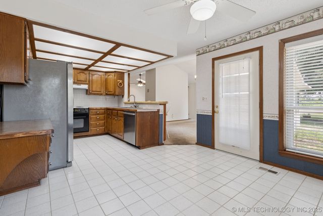 1601 Merlin, Pryor, OK 74361