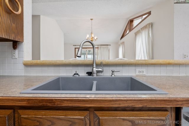 1601 Merlin, Pryor, OK 74361