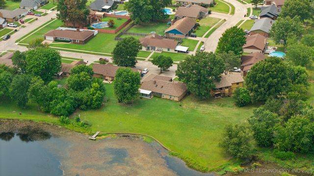 1601 Merlin, Pryor, OK 74361