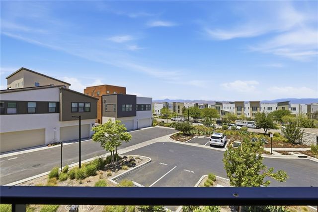 27525 Illumination Court, Valencia, CA 91381