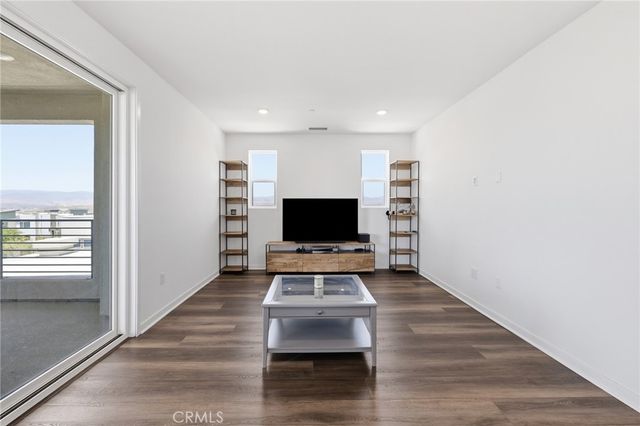 27525 Illumination Court, Valencia, CA 91381