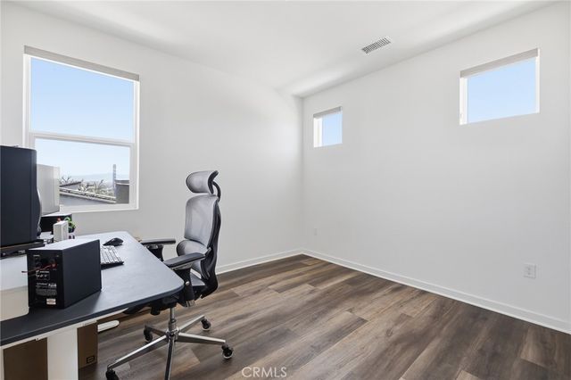27525 Illumination Court, Valencia, CA 91381