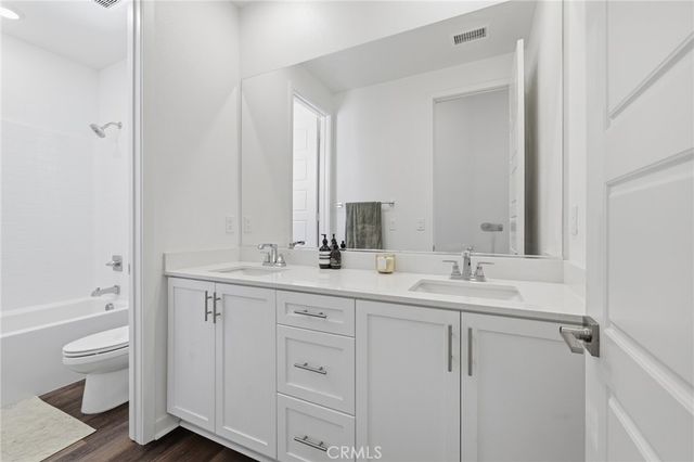 27525 Illumination Court, Valencia, CA 91381