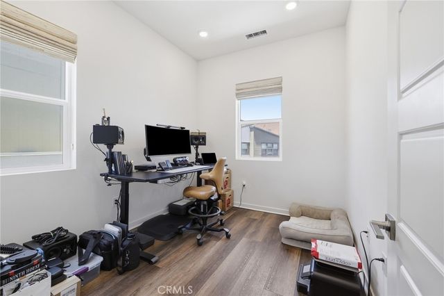 27525 Illumination Court, Valencia, CA 91381