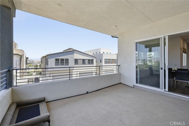 27525 Illumination Court, Valencia, CA 91381