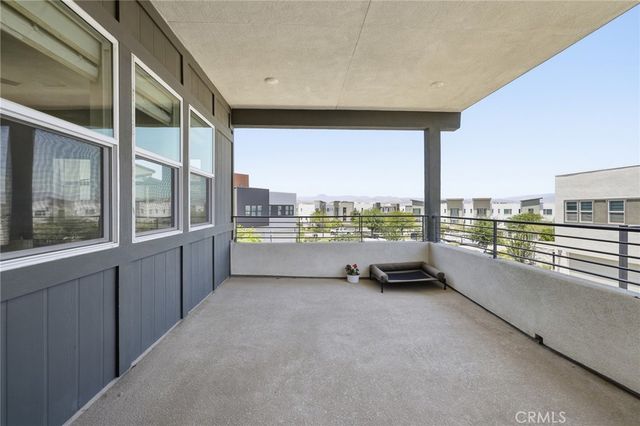 27525 Illumination Court, Valencia, CA 91381