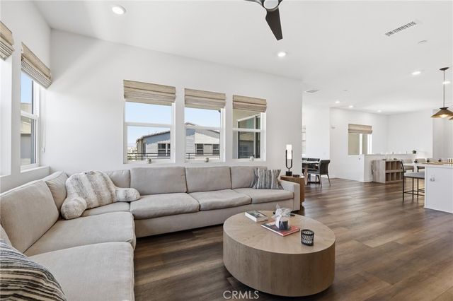 27525 Illumination Court, Valencia, CA 91381
