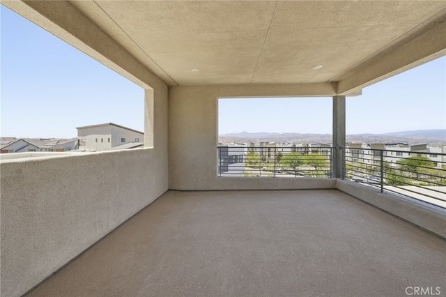 27525 Illumination Court, Valencia, CA 91381