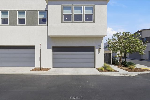 27525 Illumination Court, Valencia, CA 91381