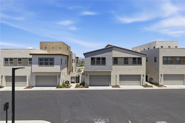 27525 Illumination Court, Valencia, CA 91381