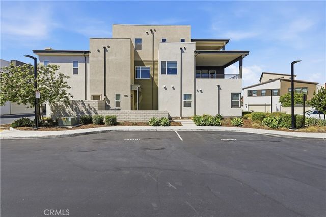 27525 Illumination Court, Valencia, CA 91381