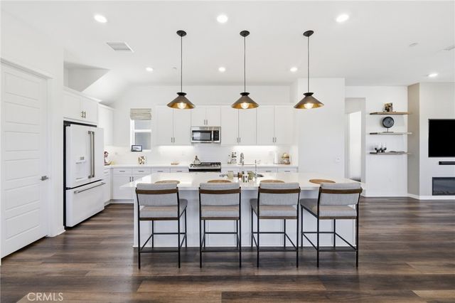 27525 Illumination Court, Valencia, CA 91381