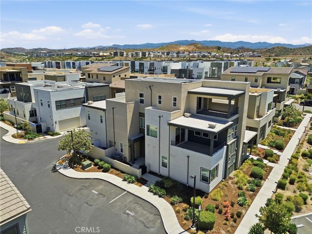 27525 Illumination Court, Valencia, CA 91381