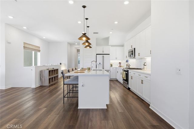 27525 Illumination Court, Valencia, CA 91381