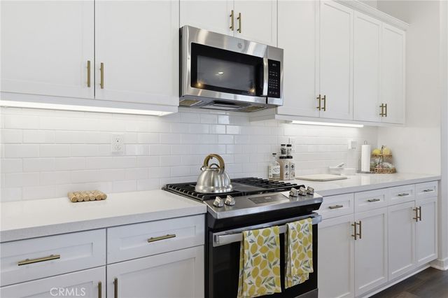 27525 Illumination Court, Valencia, CA 91381
