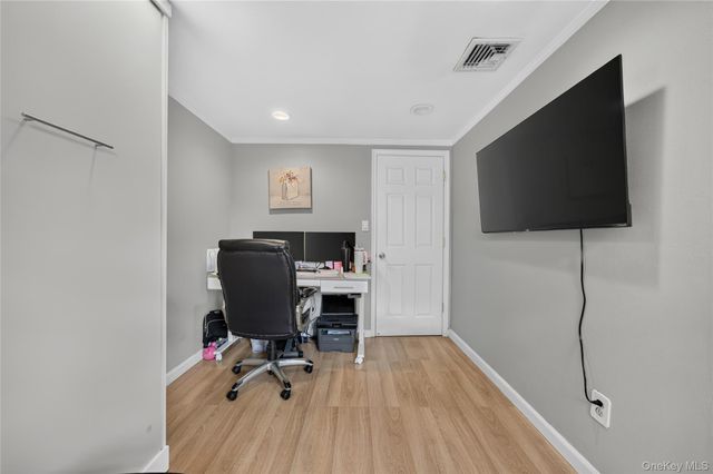 815 Expressway Drive N, Medford, NY 11763