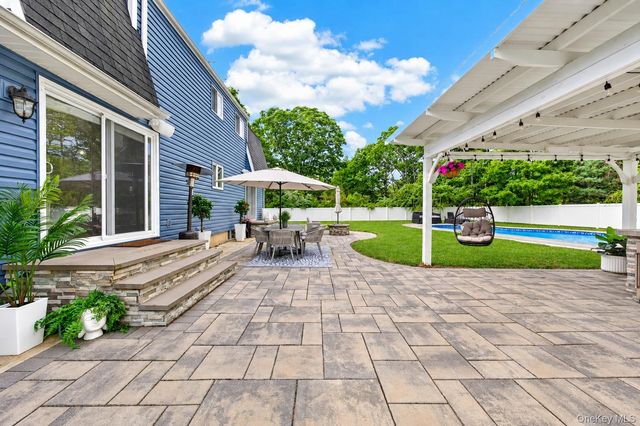 815 Expressway Drive N, Medford, NY 11763
