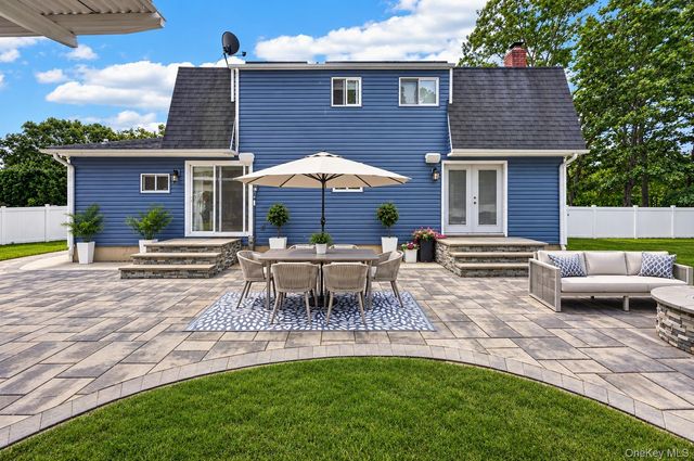 815 Expressway Drive N, Medford, NY 11763