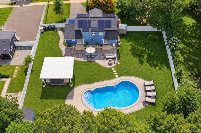 815 Expressway Drive N, Medford, NY 11763