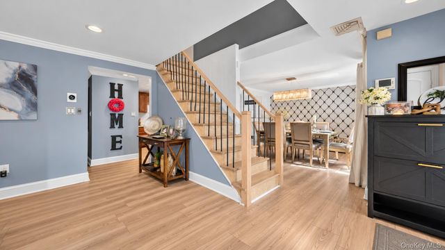 815 Expressway Drive N, Medford, NY 11763