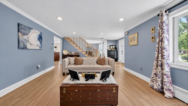815 Expressway Drive N, Medford, NY 11763