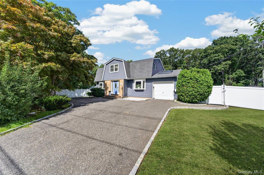 815 Expressway Drive N, Medford, NY 11763 — photo 3