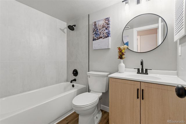 8555 Fairmount Drive E102, Denver, CO 80247