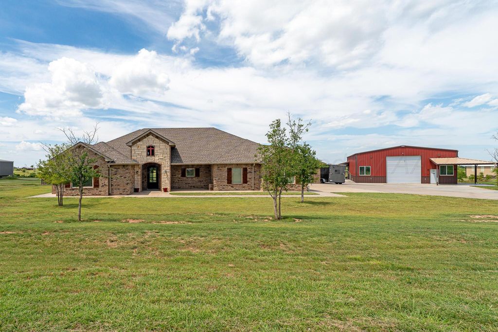 12600 STRAY HORSE Trail, Amarillo, TX 79124