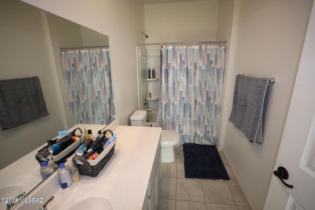 7976 S Golden Bell Drive, Tucson, AZ 85747