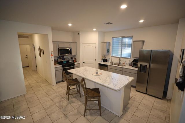 7976 S Golden Bell Drive, Tucson, AZ 85747